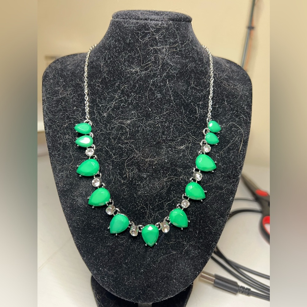 Green Teardrop Statement Necklace - Paparazzi